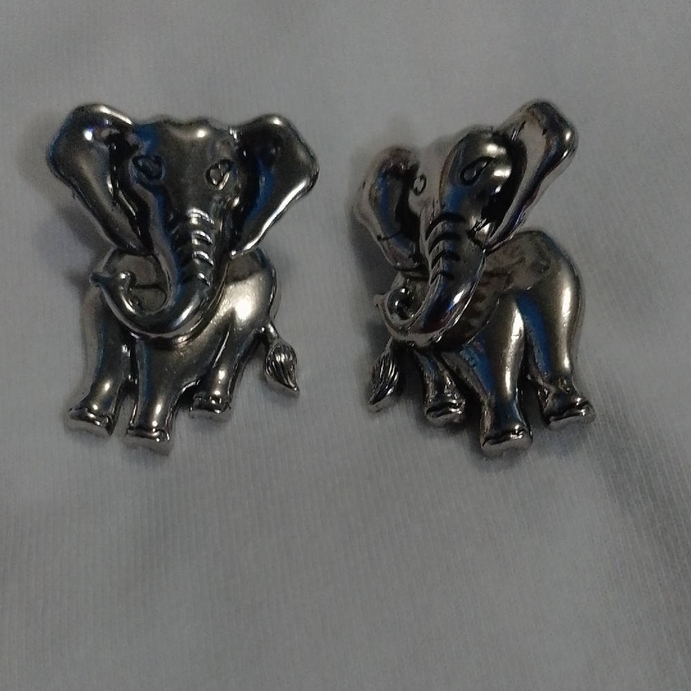 Vintage AVON Silver Elephant Earrings